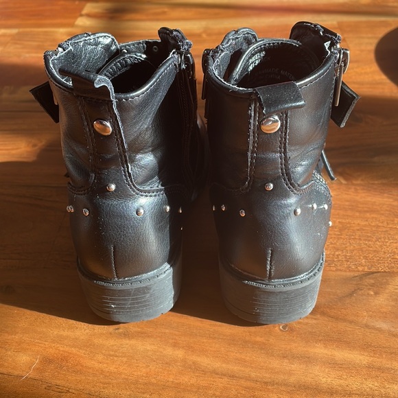 STEVE MADDEN Jheelie Studded Moto Boots, Little Girl - Picture 5 of 10